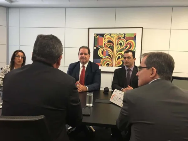 Tião Viana e vice-presidente da Caixa avançam em liberação de recursos para o Acre