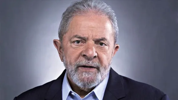 Lula diz estar tranquilo e reafirma que não cometeu crime