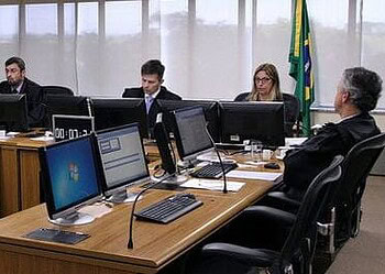 TRF condena Lula em segunda instância e aumenta pena de 9 para 12 anos