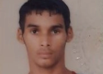 Homem é executado a tiros dentro de casa enquanto assistia televisão com a família