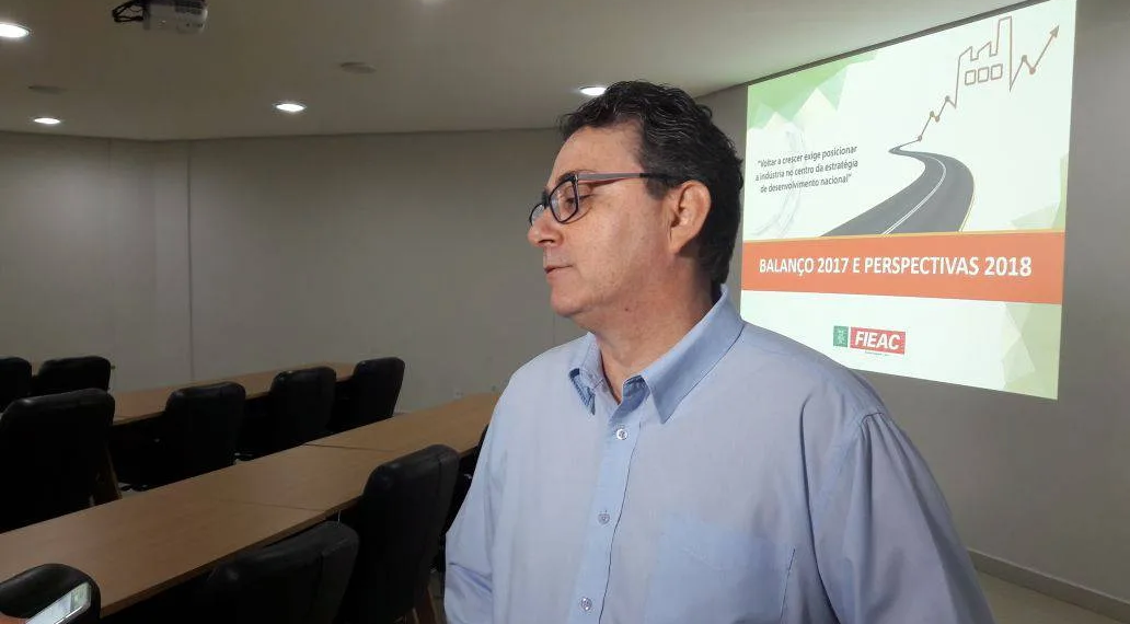 Economista analisa os números apresentados pelo Caged que apontam uma redução nos postos de trabalho