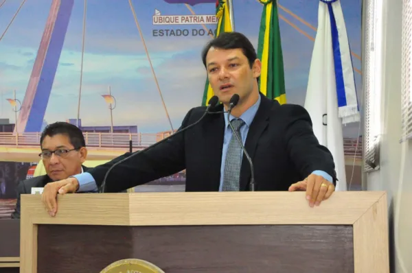 Roberto Duarte apresenta nova proposta para trazer de volta os cobradores aos ônibus