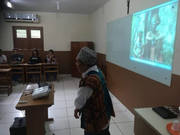 Centro de Línguas oferece oficina sobre cultura e idiomas indígenas