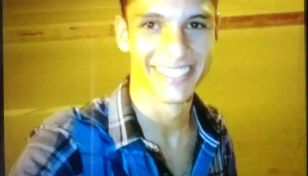 José Ricardo Souza Batista Júnior, de 26 anos, foi uma das vítimas das mortes violentas durante a madrugada de sexta - (FOTO ARQUIVO PESSOAL)