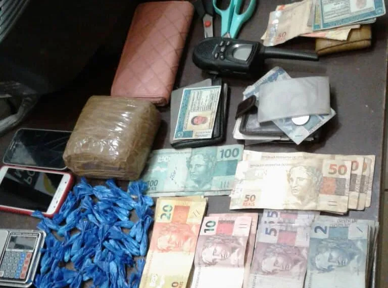 Polícia Militar fecha distribuidora utilizada para o comércio de drogas na Baixada da Sobral