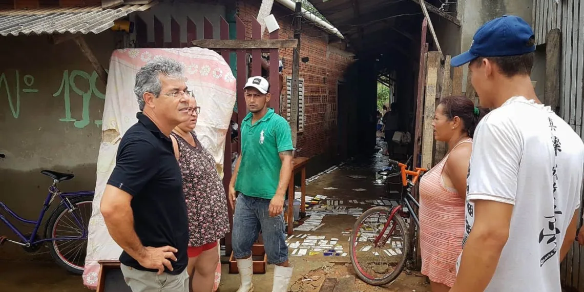 Jorge Viana pede ajuda à Defesa Civil Nacional para famílias atingidas pelas chuvas