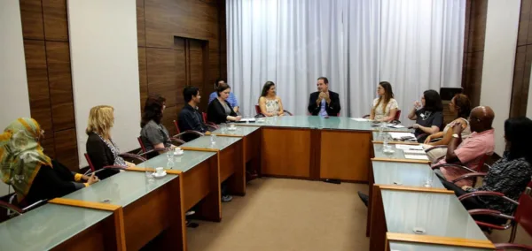 Tião Viana se reúne com coordenadores de instituto estadunidense para intercâmbios no Acre