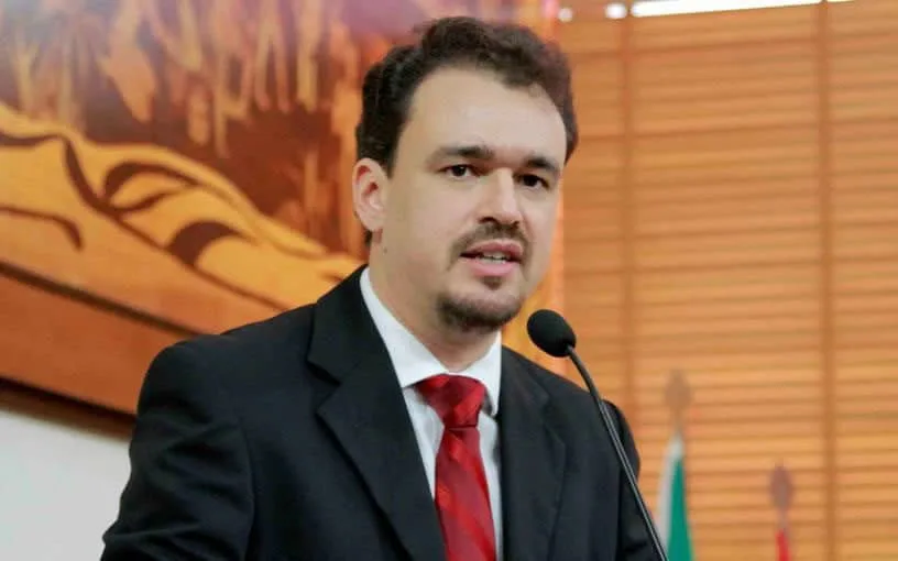 Daniel Zen apresenta anteprojeto de lei que propõe mudança na remoção de servidores públicos