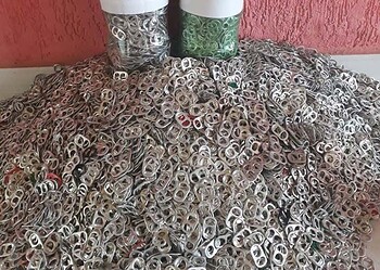 Campanha arrecada lacres de latas de alumínio para comprar cadeira de rodas