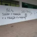 Após ter frases apagadas de prédio público em Rio Branco, pichador reclama: ‘sou poeta’