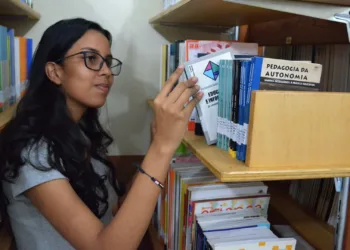 Projeto de aluna da rede pública é premiado em Mostra Juvenil de Ciência