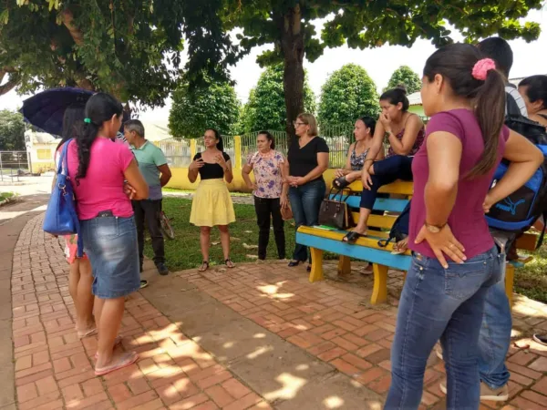 Depois da pressão, prefeito de Capixaba aceita negociar e propõe gratificação para servidores