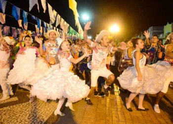 Prefeita Socorro Neri prestigia lançamento do Calendário Junino 2018
