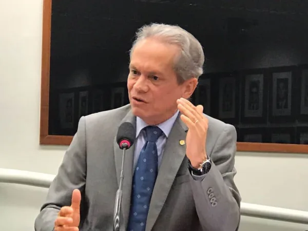 Angelim é contra reoneração da folha de pagamento: “não ajuda o Brasil”, diz