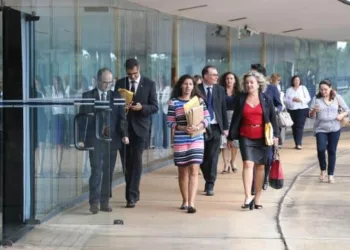 Cinco mil juízes e promotores pedem ao STF que mantenha prisão em 2ª instância