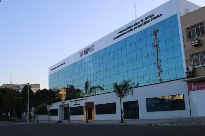 Ministério Público instaura inquérito para apurar possíveis irregularidades na contratação da empresa Ricco Transportes
