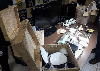 Bandido constrói parede falsa para se esconder da polícia