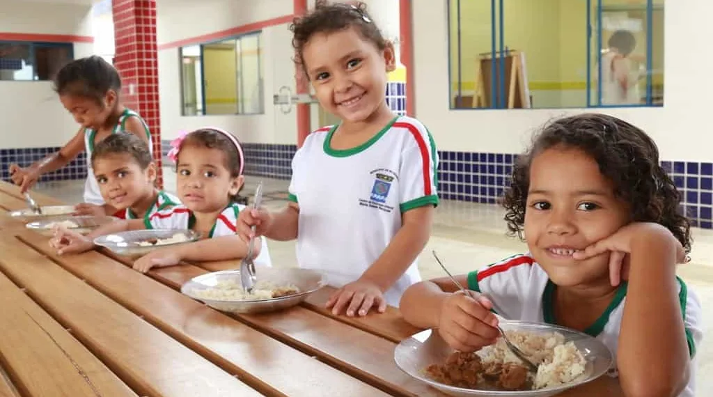 Educação serviu mais de 7,1 milhões de refeições em 2017 nas escolas da Prefeitura de Rio Branco