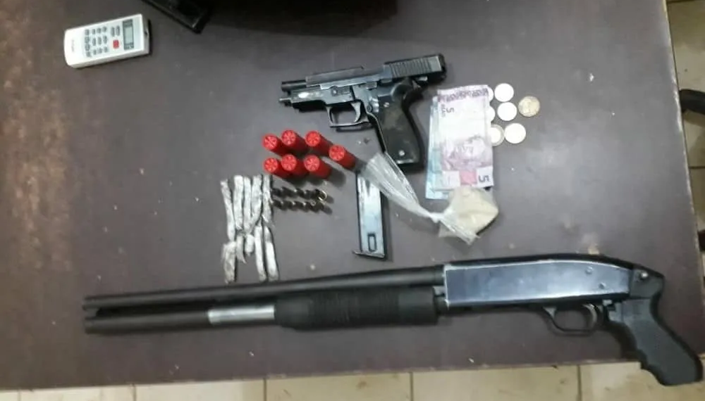 Material foi apreendido na noite deste terça em ação no bairro Papoco (Foto/ Divulgação Polícia Militar do Acre)