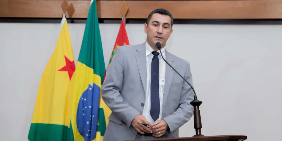 Deputado Jesus Sérgio pede ao DNIT que intensifique os serviços de recuperação da BR-364
