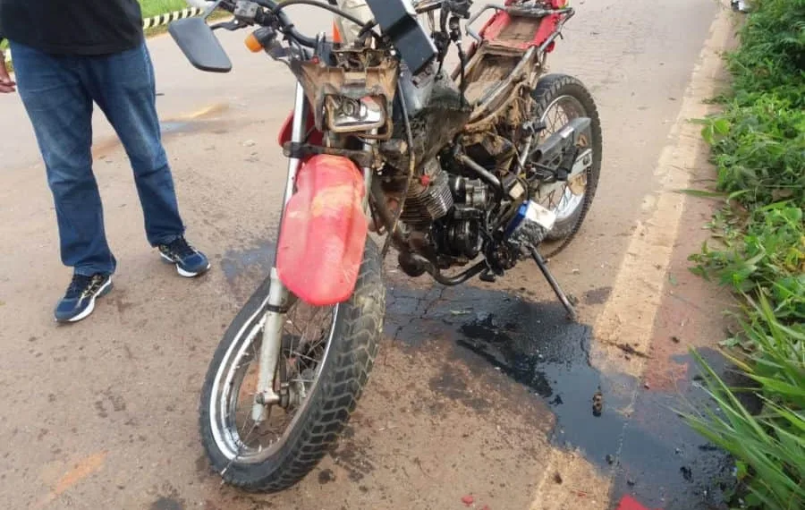 Após colisão com caminhonete, motociclistas morrem em grave acidente na BR-364