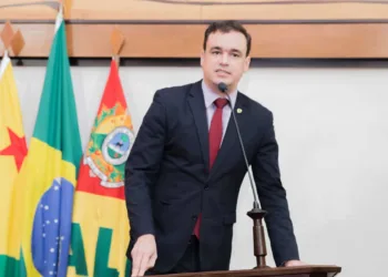 Daniel Zen ressalta que projetos do Executivo serão apresentados ao novo governo antes de tramitar na Aleac