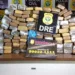 Denúncia pelo WhatsApp leva polícia a achar mais de 80 kg de maconha enterrados próximo a igarapé no AC