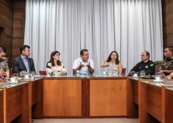 Forças federais garantem passagem de produtos para abastecimento do Acre