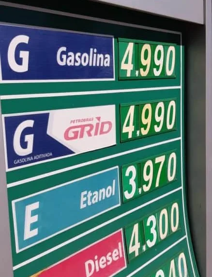 Novo aumento no preço da gasolina e diesel gera protestos em todo o país