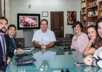 Procuradora-geral de Justiça faz visita institucional ao governador Tião Viana