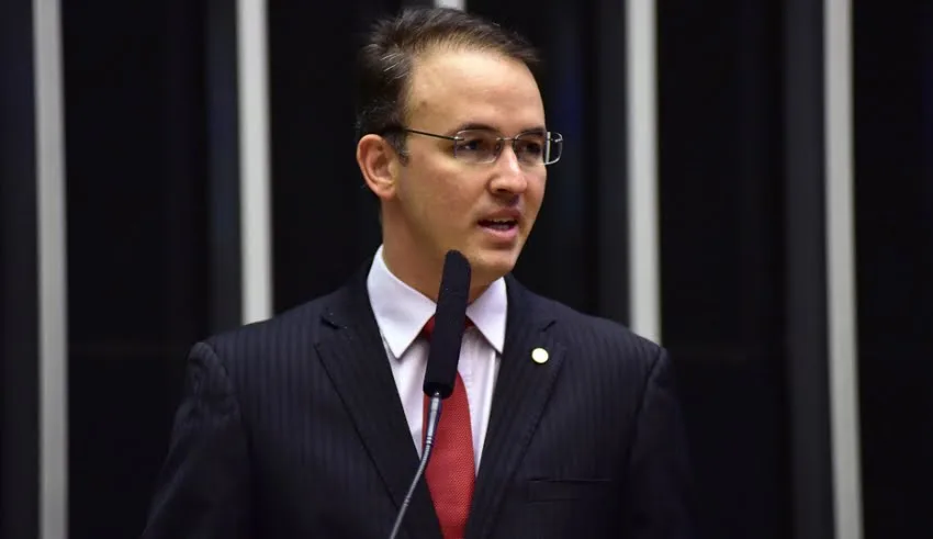 Na justificativa do requerimento, o deputado Leo de Brito argumenta que um estudo realizado pela USP com a ONG Conectas Direitos Humanos concluiu que o governo Bolsonaro bloqueou medidas de combate à Covid-19 (Foto: Assessoria)