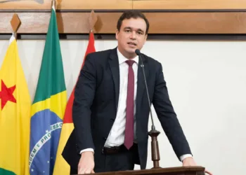 Daniel Zen destaca investimentos do atual governo e lembra que a oposição faliu o Acre