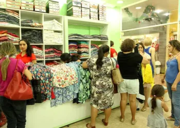 Vendas crescem no mês de março, segundo Pesquisa Mensal do Comércio
