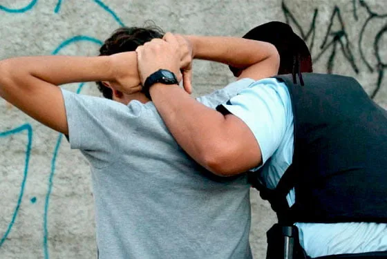 Homem que desacatou agentes públicos durante operação policial deverá prestar serviços à comunidade