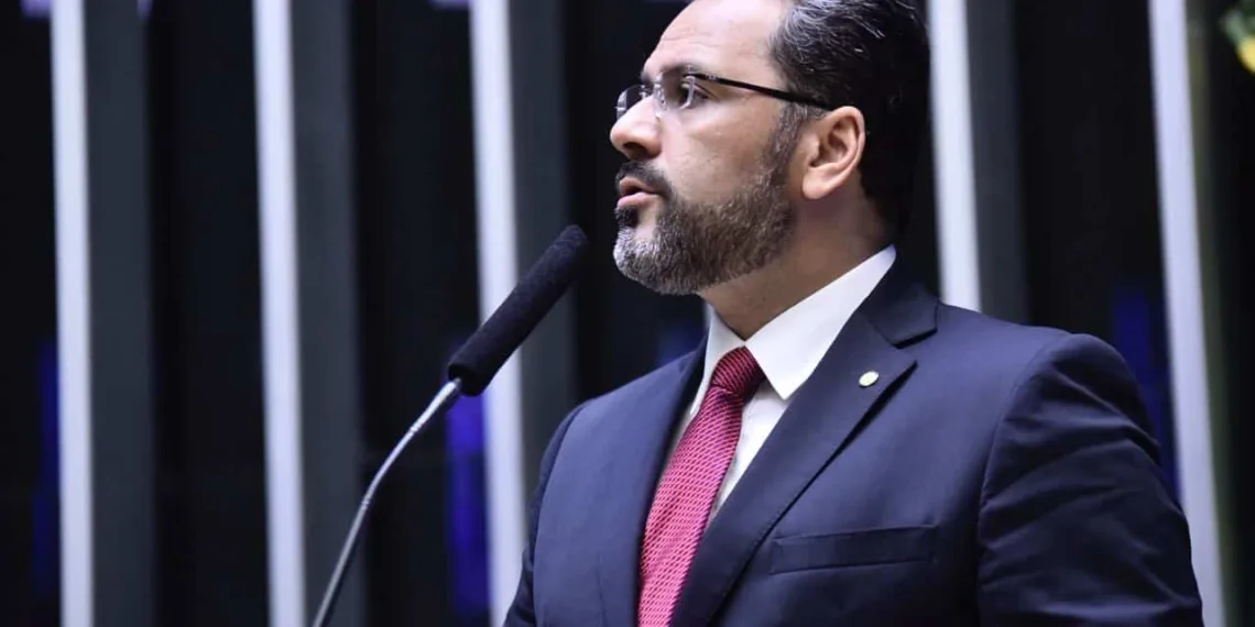 Projeto de Alan Rick propõe redução do preço dos combustíveis nas regiões Norte e Nordeste