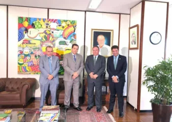 Gladson comemora liberação de exportação de carnes bovina e aves para Peru e Bolívia