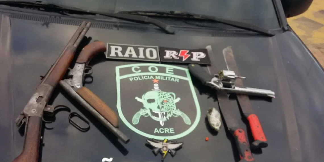 Após troca de tiros, PM prende quatro pessoas com armas de fogo em Cruzeiro do Sul