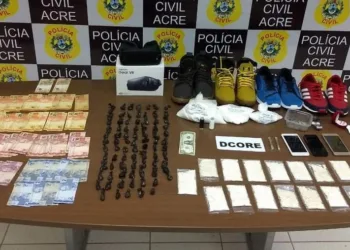 Droga, dinheiro e produtos roubados são apreendidos em casa de Rio Branco (Foto/ Aline Nascimento G1)