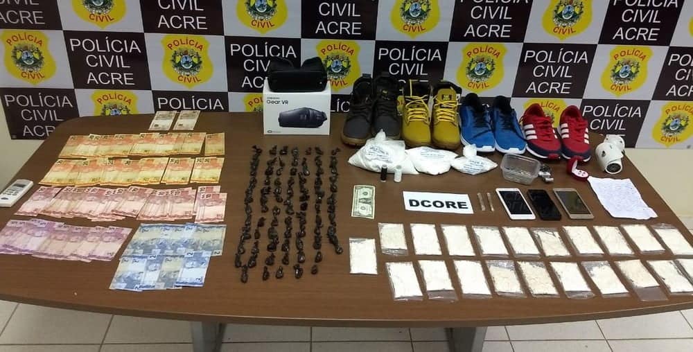 Droga, dinheiro e produtos roubados são apreendidos em casa de Rio Branco (Foto/ Aline Nascimento G1)