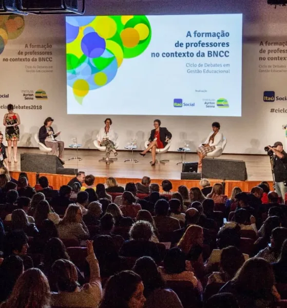 Itaú Social e Instituto Ayrton Senna promovem debate sobre a formação de professores no contexto da BNCC