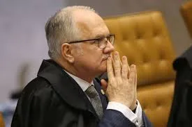 Supremo recebe novo recurso da defesa para Lula ser solto