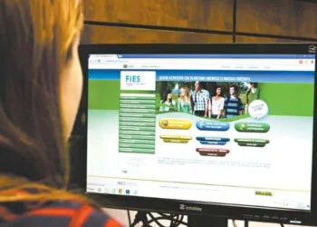 Estudantes têm até amanhã para renovar contratos do Fies do primeiro semestre