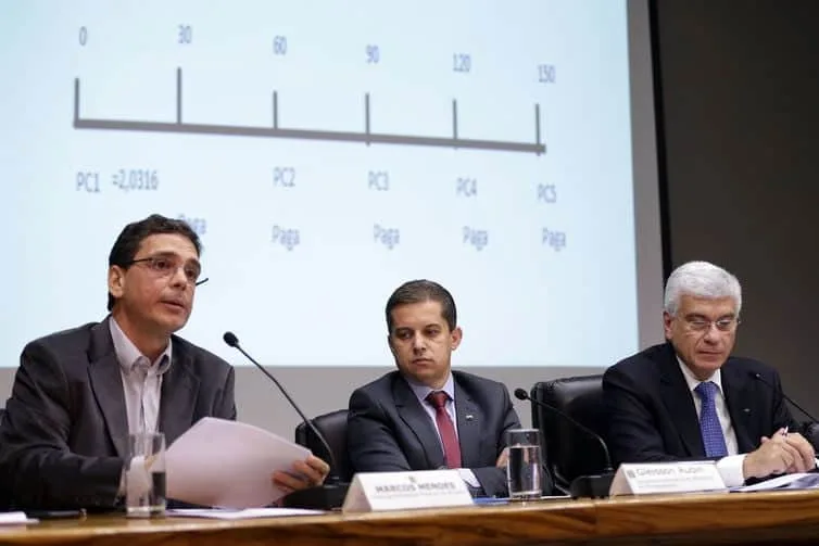 O chefe da Assessoria Especial do Ministério da Fazenda, Marcos Mendes; os secretários do Ministério do Planejamento, Gleisson Cardoso Rubin, Receita Federal, Jorge Rachid; de Orçamento Federal do Ministério do Planejamento, George Soares, durante anuncio das medidas fiscais adotadas para compensar as perdas com a redução do preço do óleo diesel nas bombas