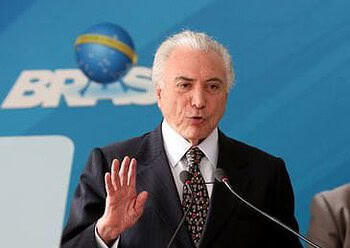 Temer diz ter convicção de que paralisação será encerrada até esta terça 18 O presidente Michel Temer discursa durante cerimônia de posse do novo ministro da Secretaria-Geral da Presidência da República, Ronaldo Fonseca de Souza, no Palácio do Planalto.