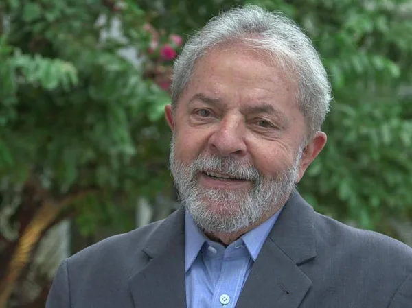 Nova pesquisa do Datafolha aponta novamente o ex-presidente Lula como favorito na corrida presidencial