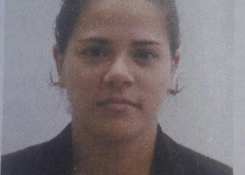 Mulher é executada com ao menos 6 tiros após sair de quadra esportiva