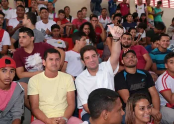Em Cruzeiro do Sul, Gladson Cameli dialoga com a população sobre segurança pública