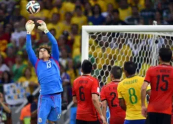 Brasil nunca levou gol do México em Copas, mas 'sofreu' em 2014
