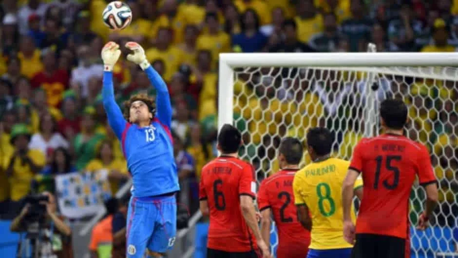 Brasil nunca levou gol do México em Copas, mas 'sofreu' em 2014