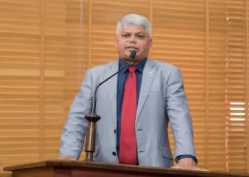Raimundo da Saúde pede convocação de Anssau para esclarecer condições de trabalho no Hospital do Juruá